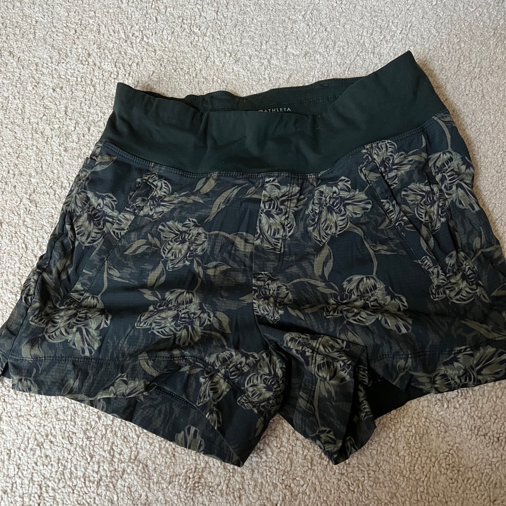 Athleta Trekkie North Shorts